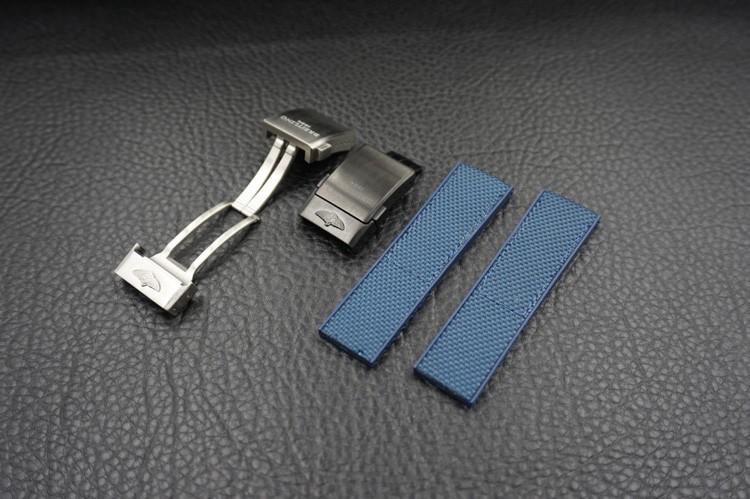 22/20mm Dark Blue Front and Blue Rubber Back. Breitling Avenger Watch Strap Combining Rubber And High-resistance Military Textile Fiber
