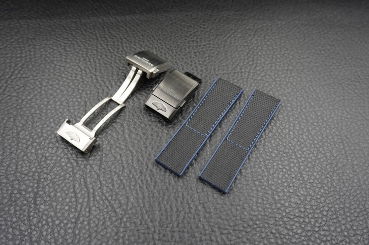 22/20mm Black Front and Dark Blue Rubber Back. Breitling Avenger Watch Strap Combining Rubber And High-resistance Military Textile Fiber