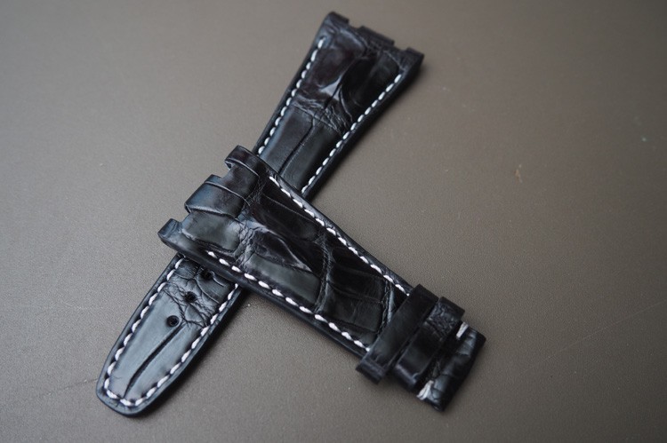 Custom Handmade 28x18 Black With White Stitch Back Horn Style Alligator Crocodile Deployment Clasp Leather Strap Band For Audemars Piguet ROYAL OAK OFFSHORE 25940SK.OO.D002CA.01